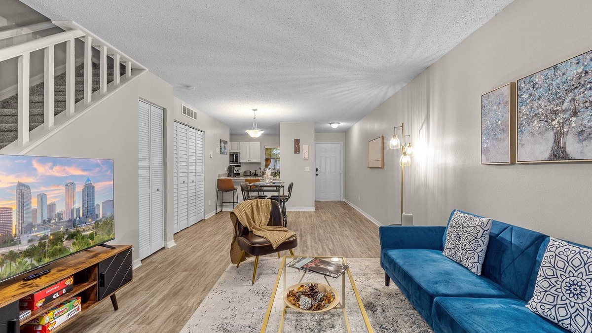 University House | Cozy Townhome| Moffitt| Pool| Gym| Fast WiFi| 2B2B