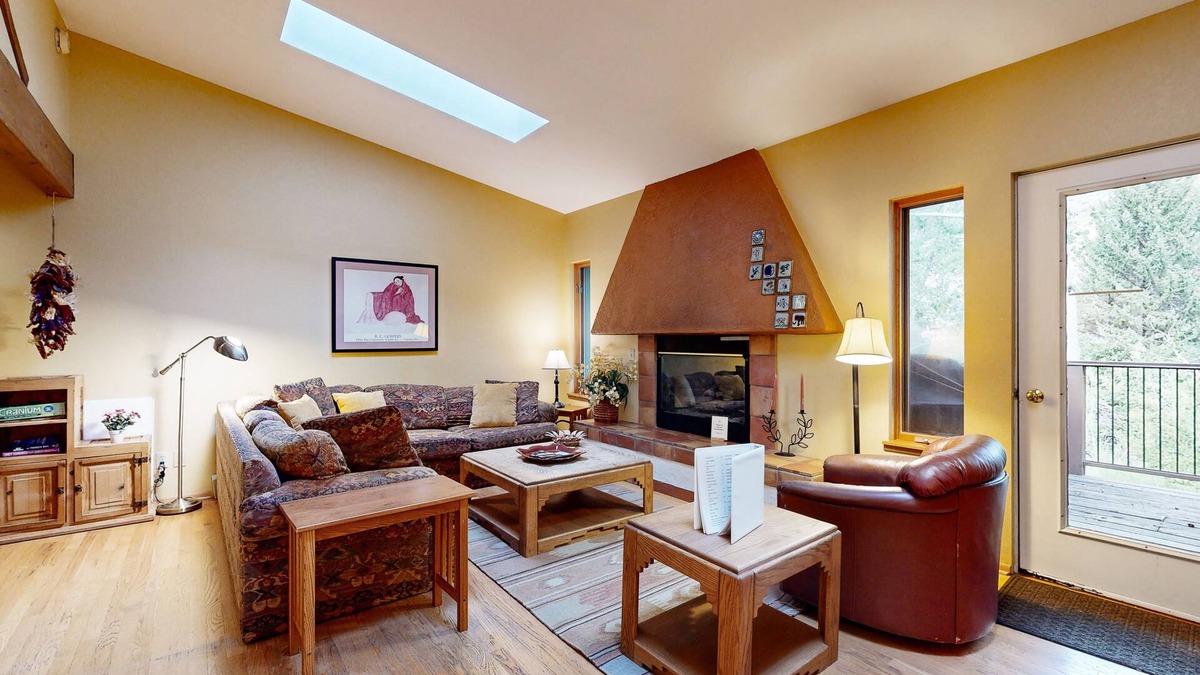 Intermountain House | Cozy townhome with deck - on free shuttle route