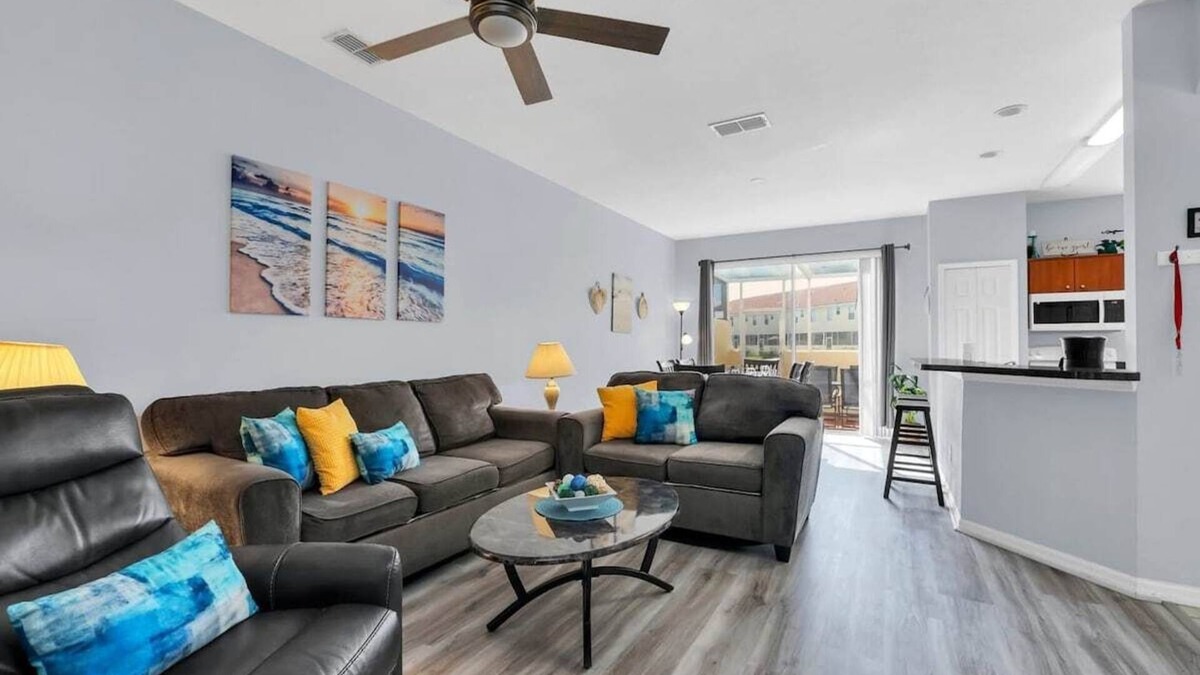 Kissimmee House | Cozy Townhouse Minutes from Disney World