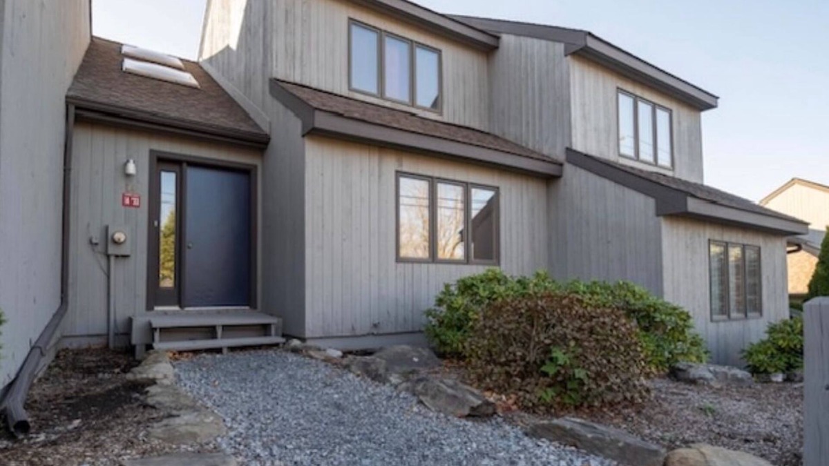 Windham House | Cozy townhouse steps away from Windham Mountain- zip code 12496