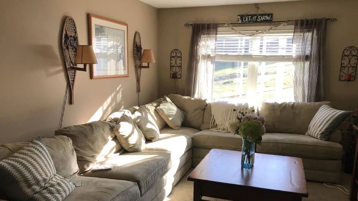 Londonderry Condo | Cozy Trailside Condo on Magic Mountain!