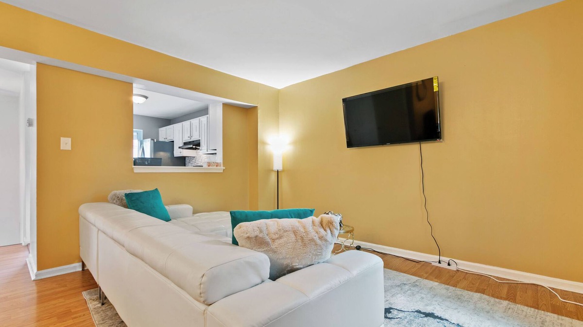 Fairland House | Cozy & Tranquil Getaway: Deck, Yard, Free Parking!