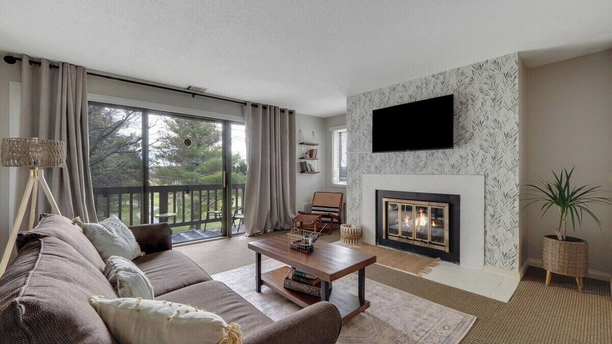 Acme House | Cozy Traverse City Condo