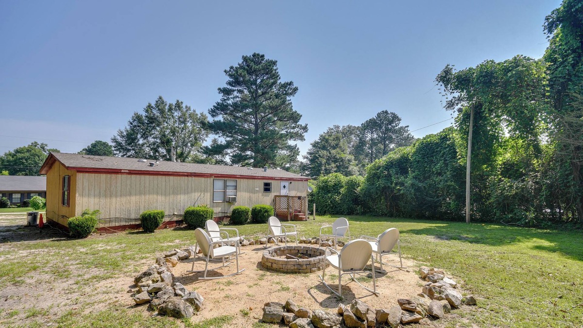 Macon County House | Cozy Tuskegee Home ~ 3 Mi to Tuskegee University!
