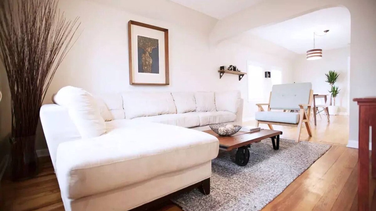 Forest Park House | Cozy Two Bedroom Apartment in Downtown Forest Park