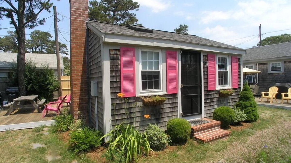 Dennis Port House | Cozy two bedroom cottage- Only .2 miles to Hagis Beach