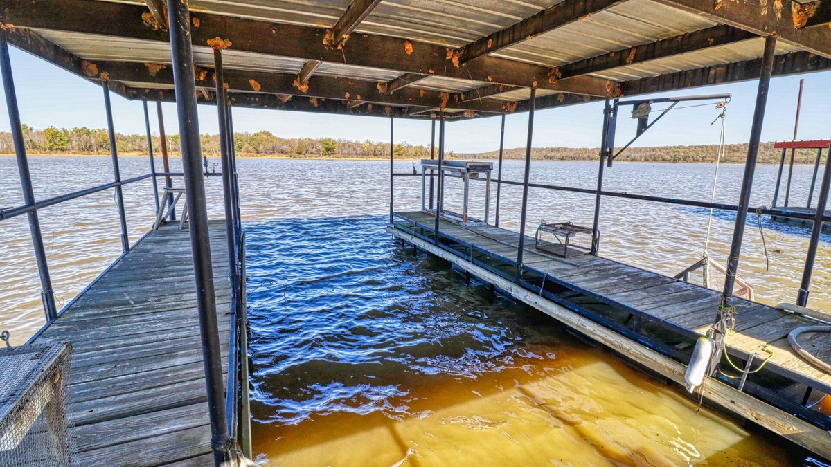 Eufaula Cabin | Cozy Two Bedroom Lakehouse and PRIVATE DOCK!