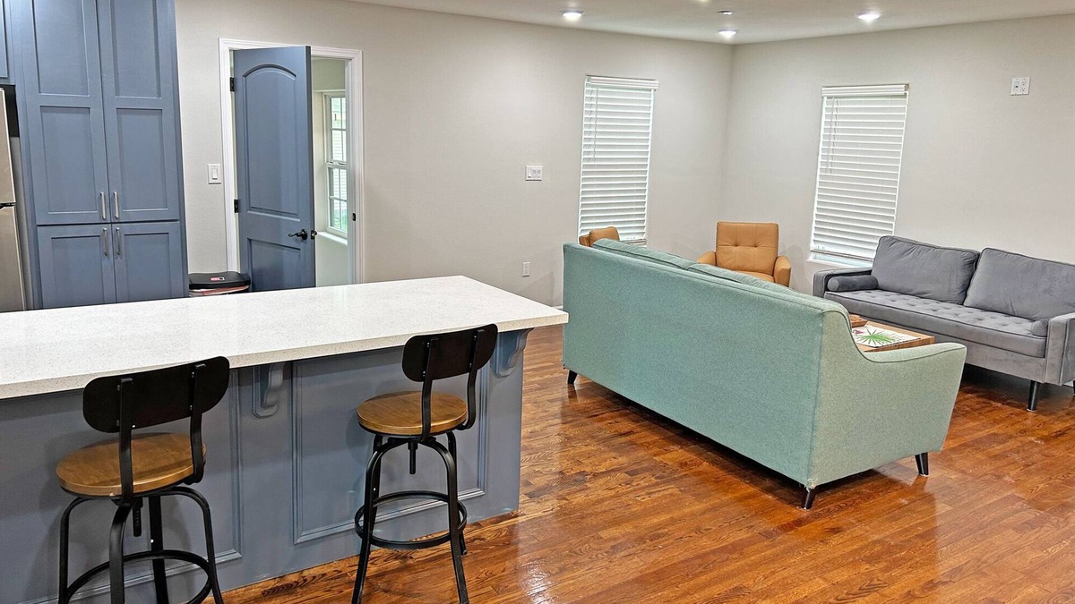 Harlingen House | Cozy two bedroom near the airport with a large backyard