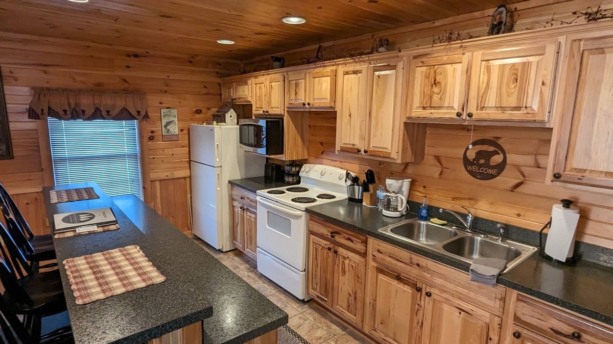 Hyner Resort | Cozy two bedroom suite with all the amenities located at The Black Forest Inn.