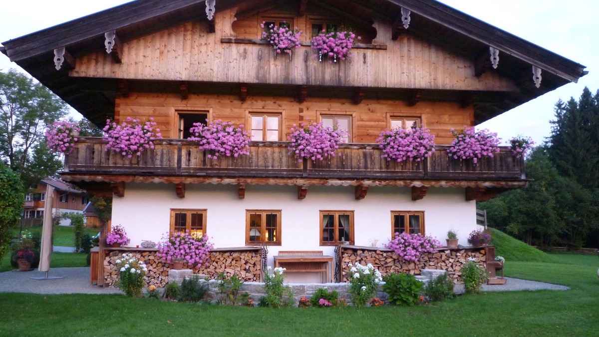 Gmund am Tegernsee Apartment | Cozy two-room apartment over two floors