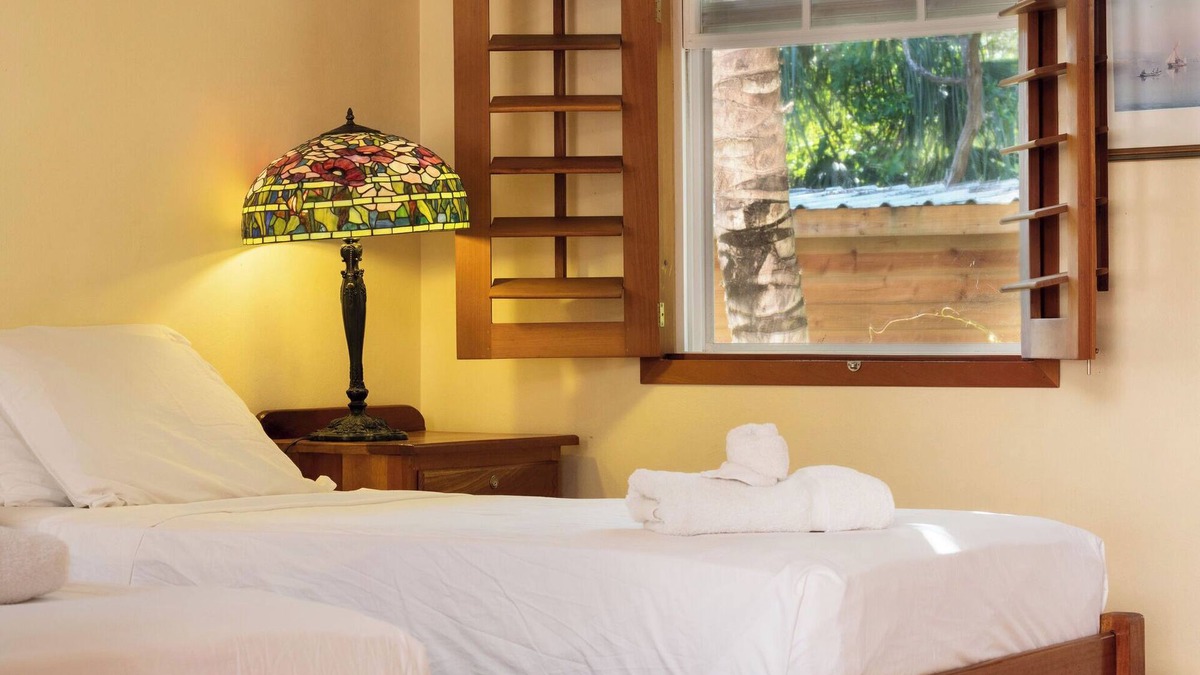 Orchid Bay Bed & Breakfast | Cozy Two Twin Bed Suite