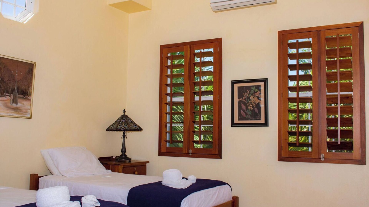 Orchid Bay Bed & Breakfast | Cozy Two Twin Bed Suite