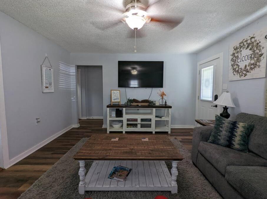 North Waco House | Cozy Unique 3 bedroom near Brazos River