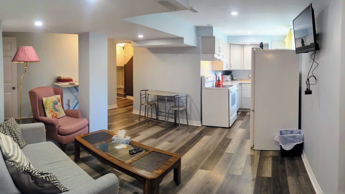 Algoma District House | Cozy Unit 2BD+2BTH 5 mins to Lake - [Hem]