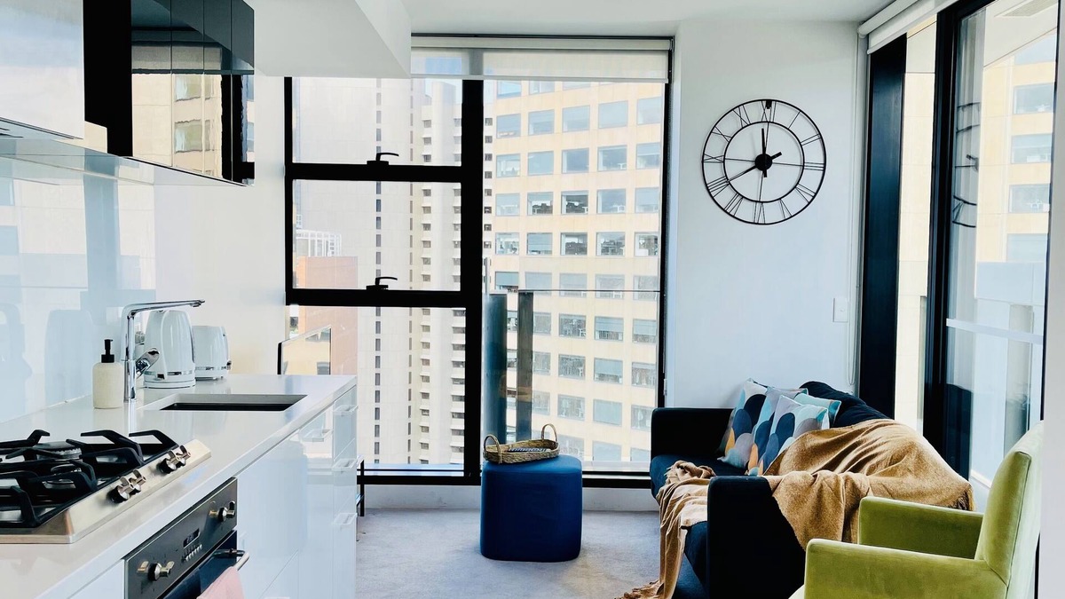 Chinatown Apartment | Cozy unit close to Parliament w/Amazing City Views