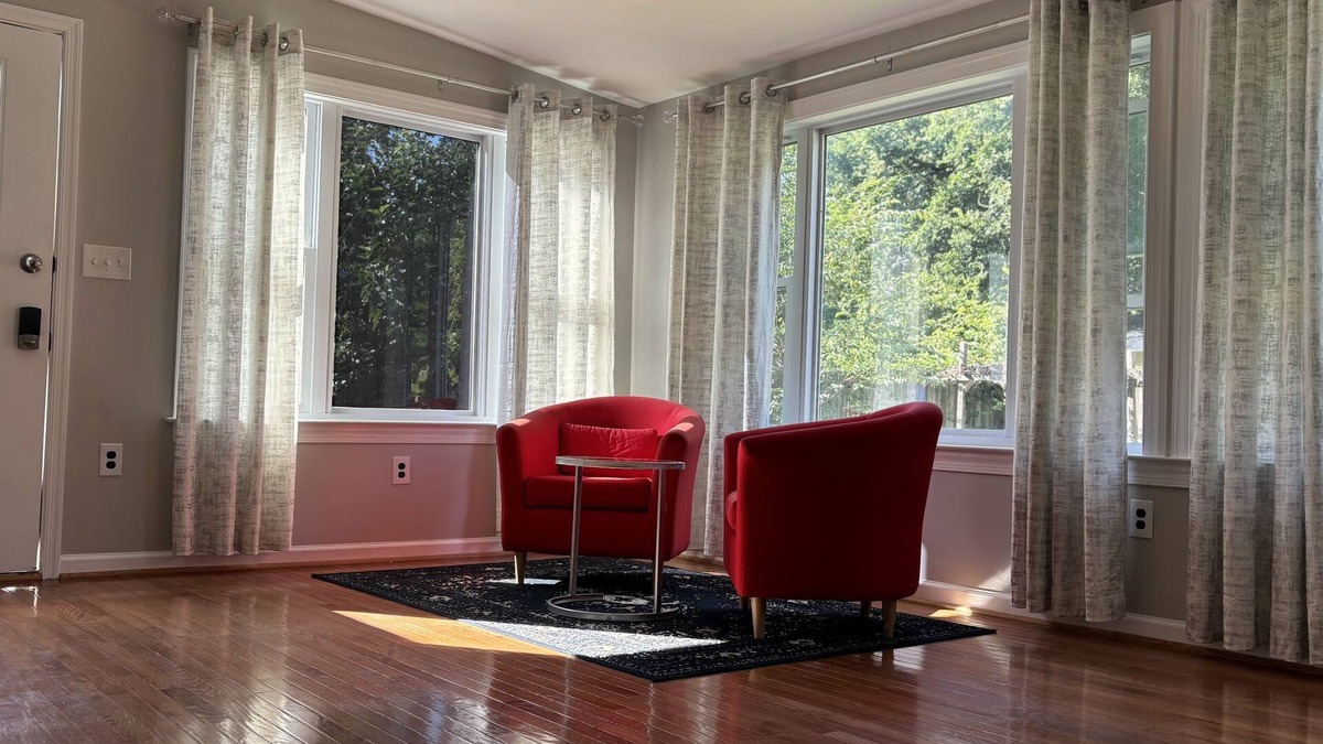 Wheaton-Glenmont House | Cozy unit with private entrance in Silver Spring next to Brookside Garden Park