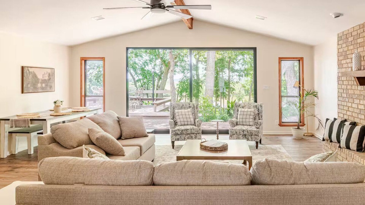 Waco House | Cozy Up at the Bear’s Nest – Your Peaceful Retreat on the Brazos