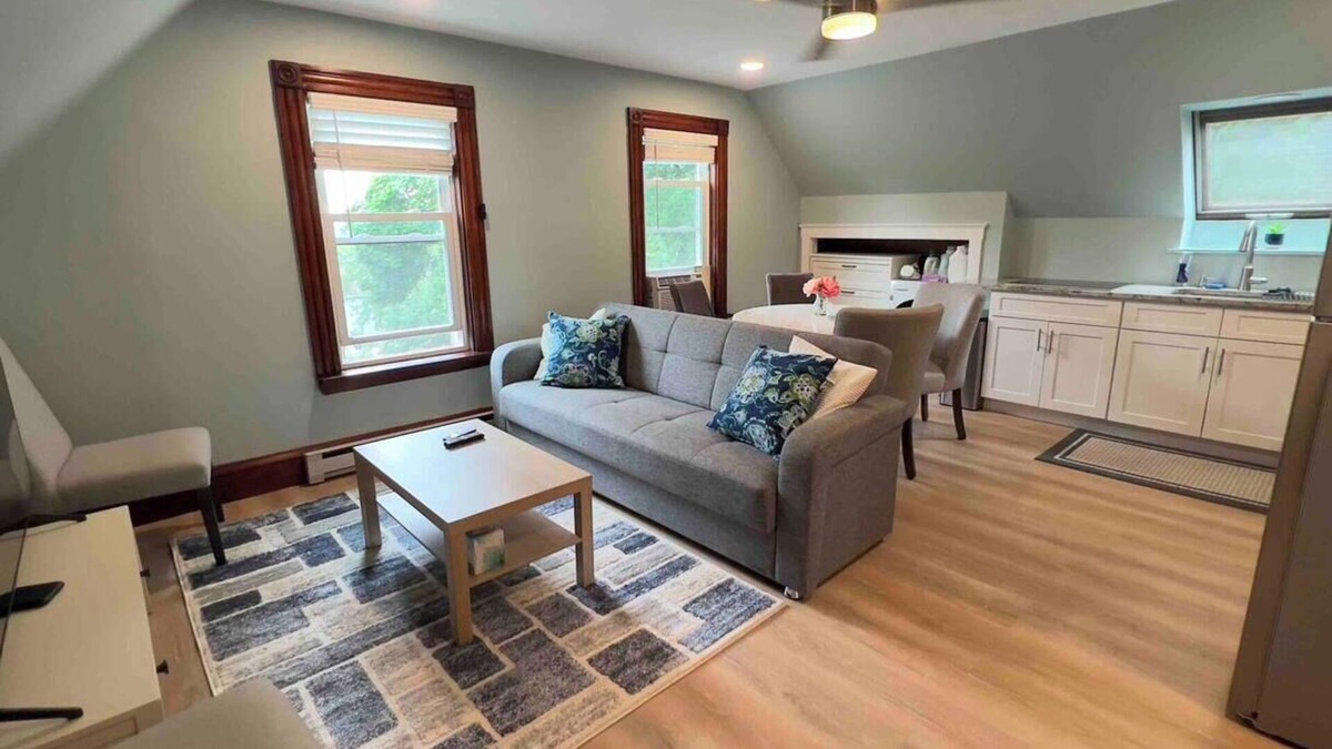 Brighton Condo | Cozy Updated 2BR Top Floor Condo w/Parking