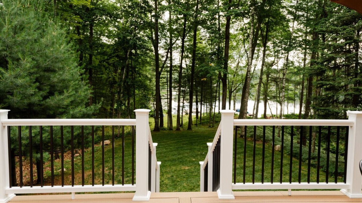 Lake Tomahawk Cabin | Cozy Updated Cabin on Private Lake - Modern Amenities