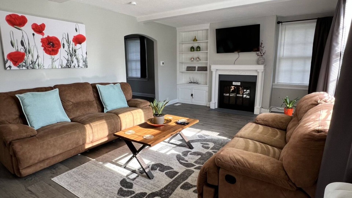Middletown House | Cozy Updated Cottage Style Home near Historic distric in Middletown