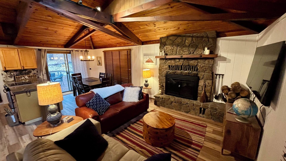 Sunriver Cabin | Cozy, updated Sunriver cabin close to Village