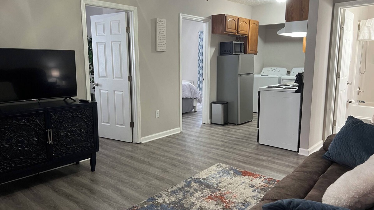 Richmond Apartment | Cozy upstairs 2 bed/1 bath Richmond apt near EKU