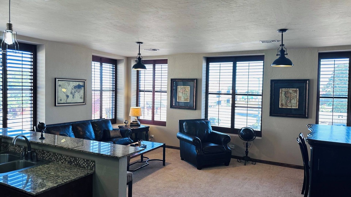 Altus Apartment | Cozy upstairs apartment in lovely Altus with downtown view, AC, WiFi