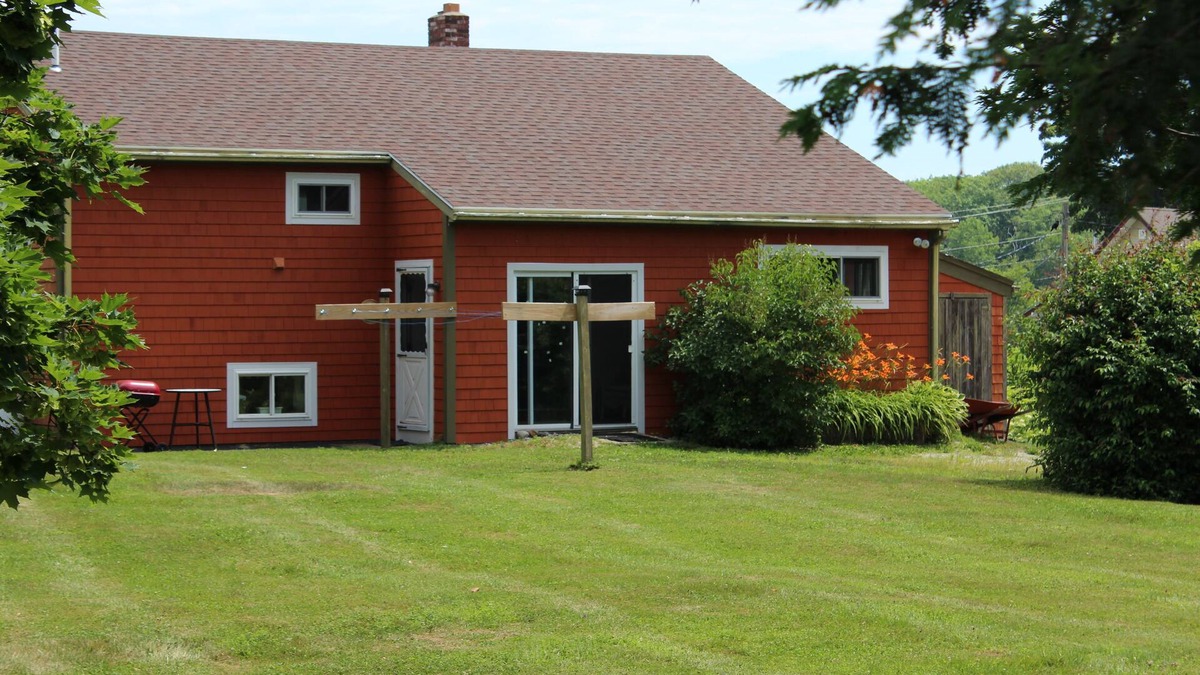 Glen Cove House | Cozy Upstairs Apartment Near Ocean.