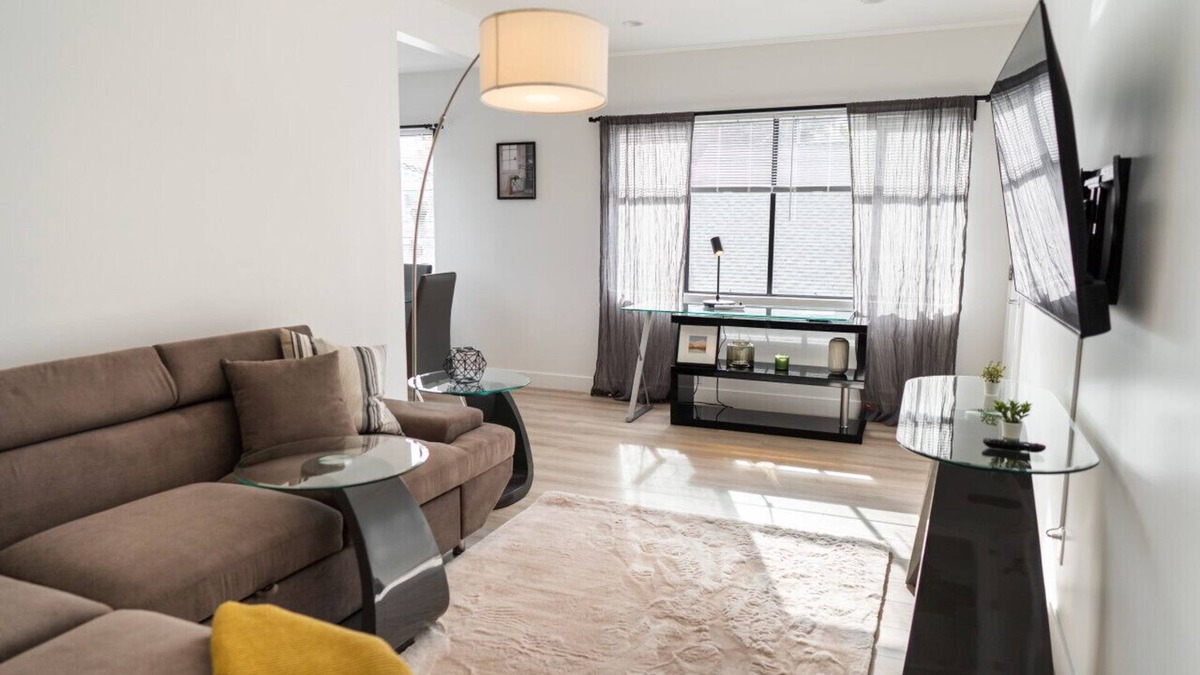NoHo Arts District Apartment | COZY URBAN RETREAT: NEWLY REMODELED 1BR NOHO APARTMENT w/FENCED PATIO (p60)