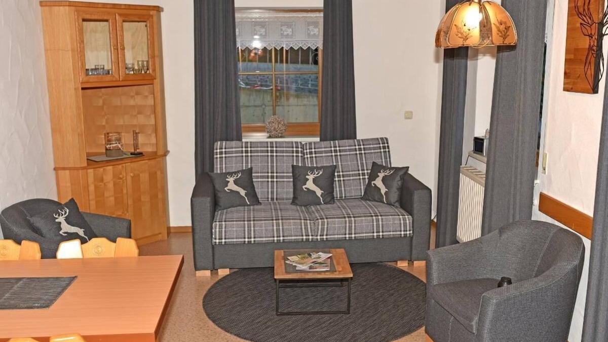 Maibrunn Apartment | Cozy vacation apartment (45sqm) with separate bedroom and balcony