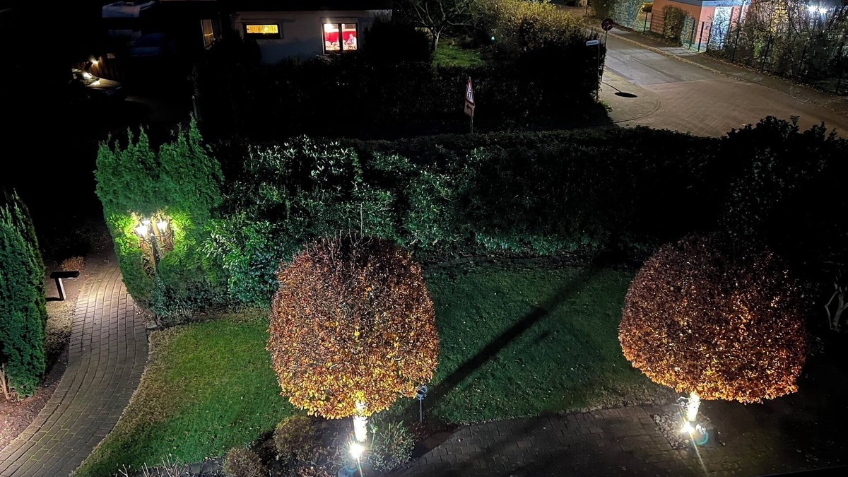 Pinneberg House | Cozy vacation accommodation near Hamburg - for 12 people & idyllic garden!