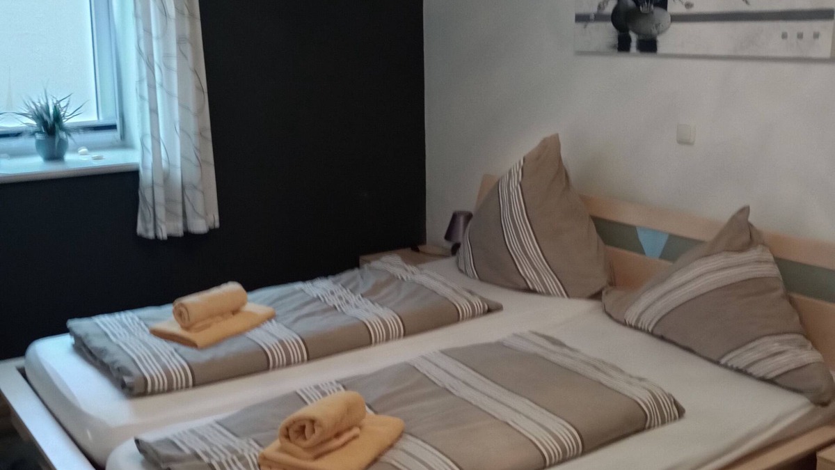 Himmelkron Apartment | Cozy vacation apartment terrace with a view of the white Main