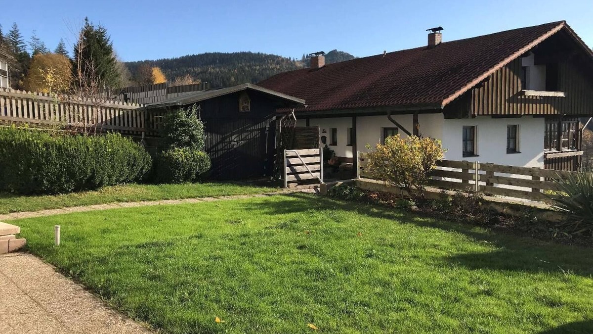Bodenmais Apartment | Cozy vacation apartment (46sqm) with large garden and sunbathing lawn