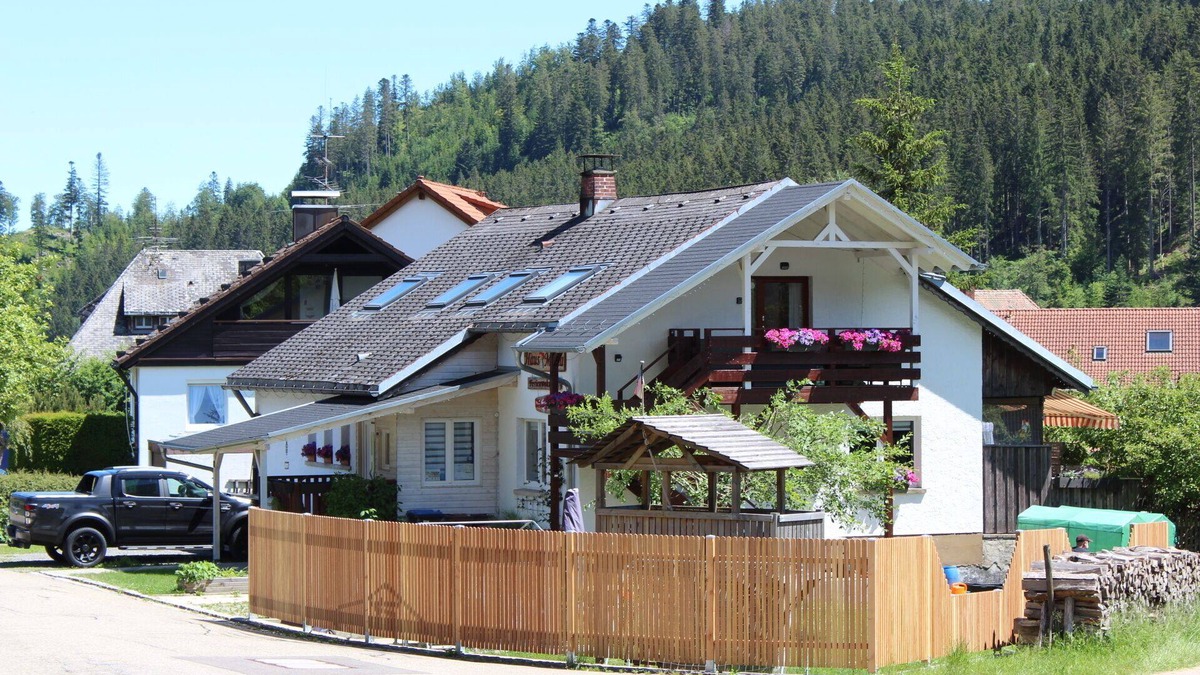 St. Blasien Apartment | Cozy vacation apartment for families with playground by the forest, vacation with dog,