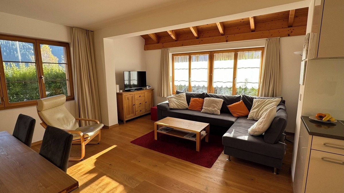 Uors Apartment | Cozy vacation apartment in Val Lumnezia GR with sunny seating area