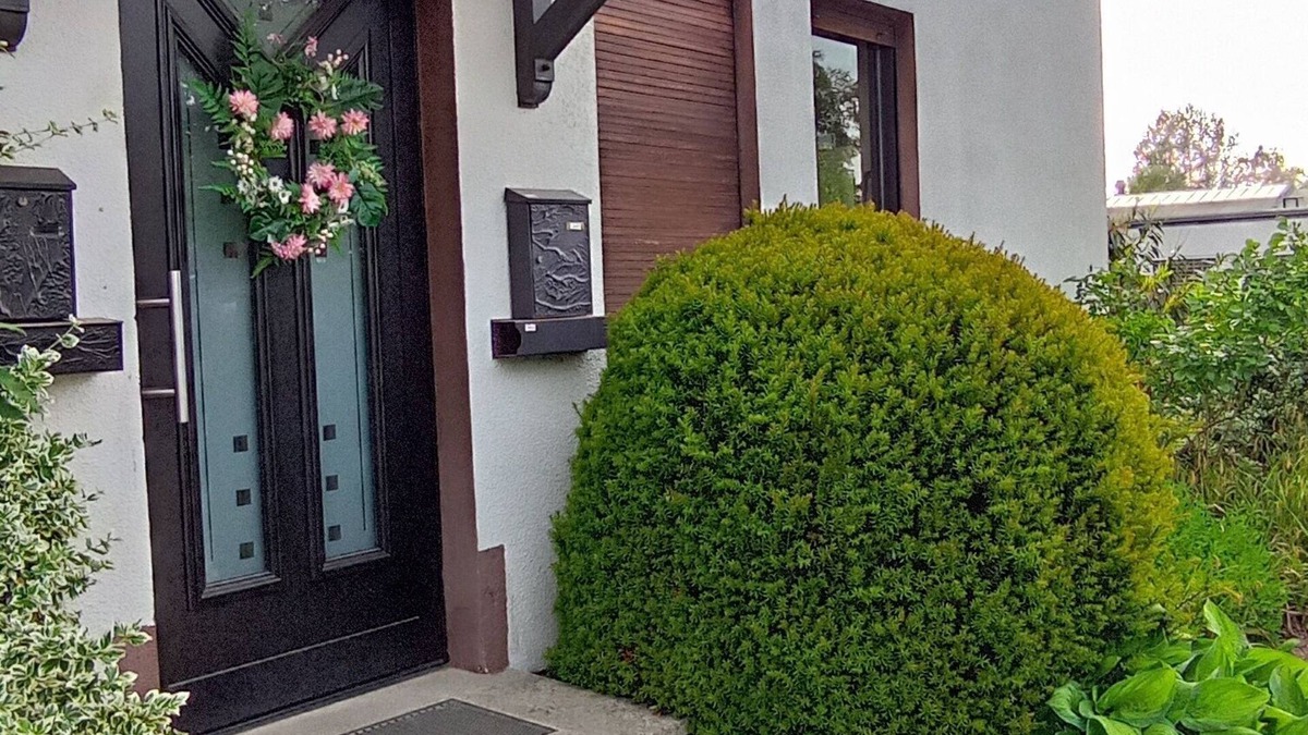 Halver Apartment | Cozy vacation apartment with large roof terrace in an upscale residential area.