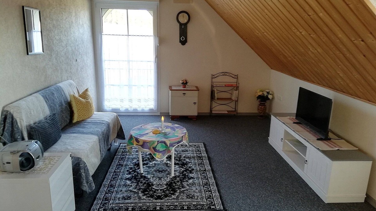 Naila Apartment | Cozy vacation apartment with far-reaching views of the countryside for 1 - 2 people. Close to nature!