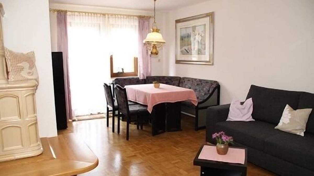 Tauberrettersheim Apartment | Cozy vacation home with fireplace and flatscreen TV perfect for 2 people