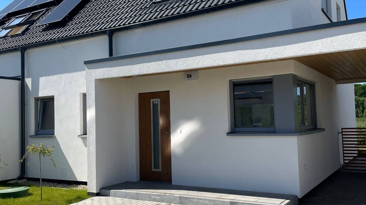 Trzesacz House | Cozy vacation home 600 m from the Baltic Sea with fireplace and sauna