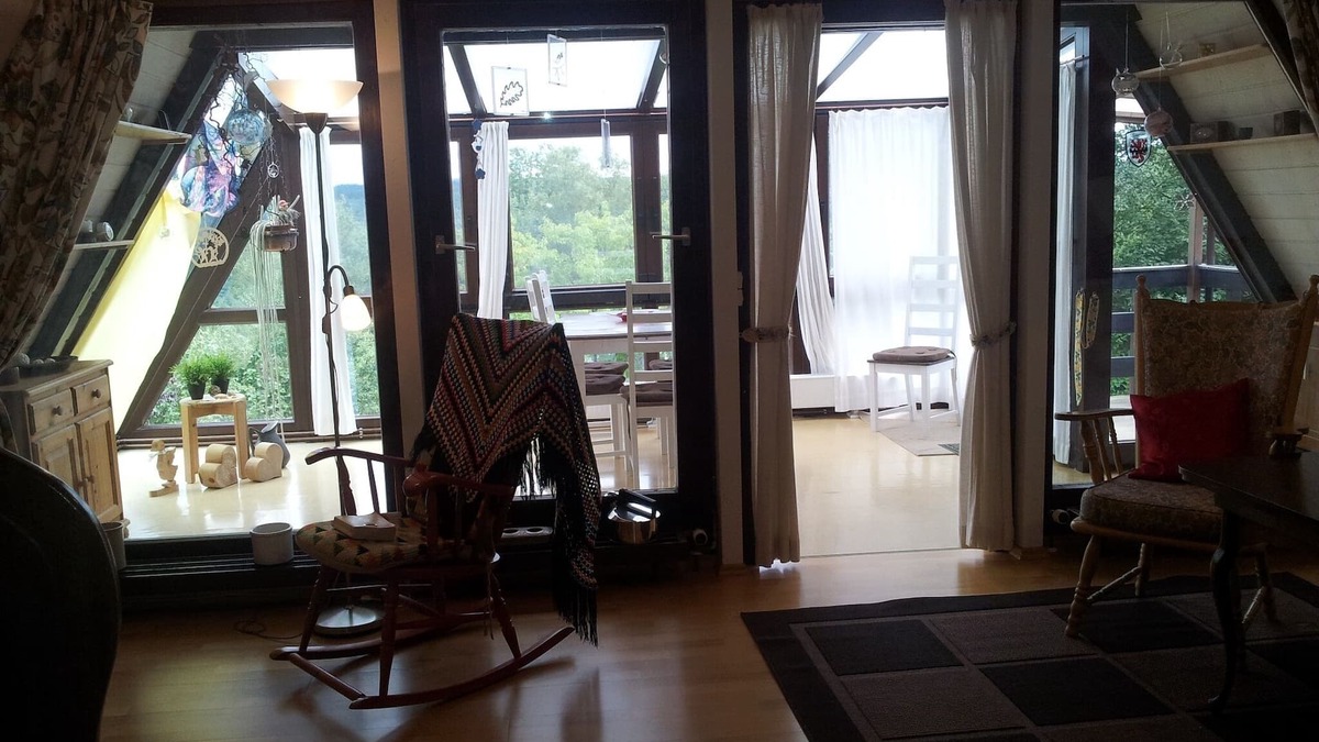 Musen Apartment | Cozy vacation home (70 sqm) for up to 4 people with winter garden on the edge of the forest