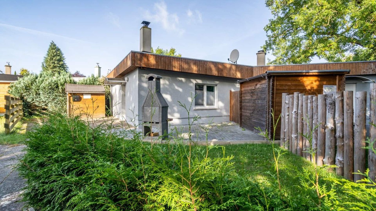 Muritz House | Cozy vacation home in a quiet, idyllic location on a slope and lake with fireplace