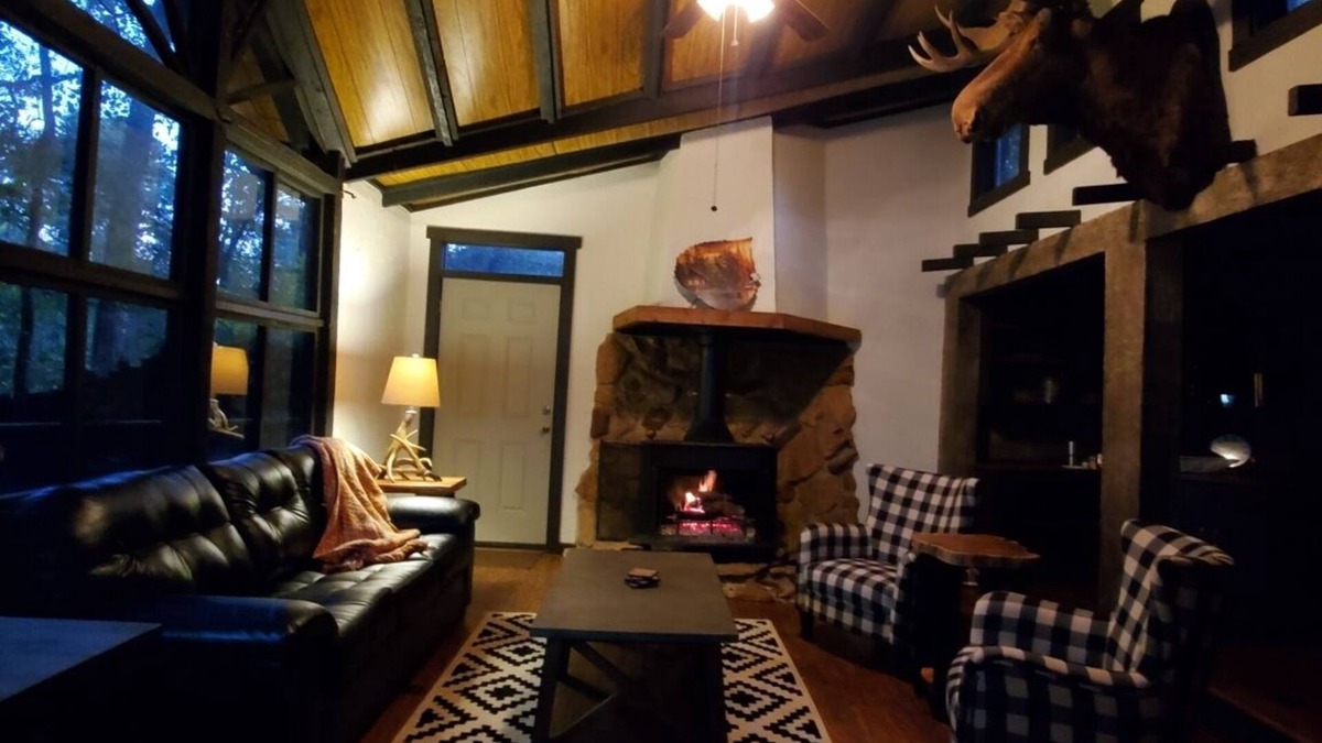 Ballwin House | Cozy vacation home just 20 minutes from Six Flags St. Louis