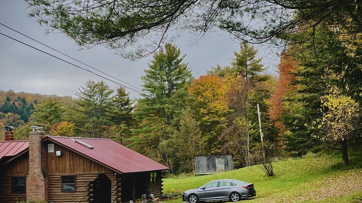 East Randolph Cabin | Cozy Vermont Log Cabin . Wilderness,Pet Friendly!