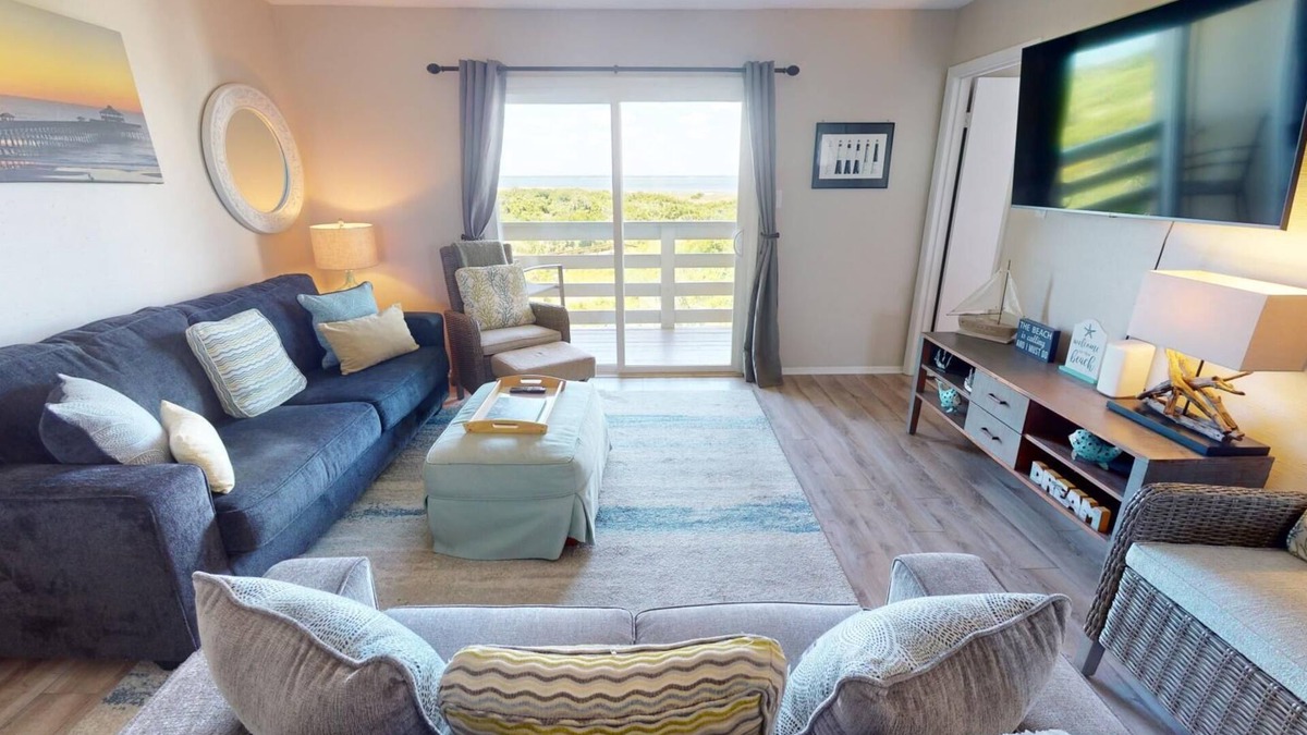 Tybee Island Condo | Cozy Vibes & Stunning Views + Community Pool, Beach Access!