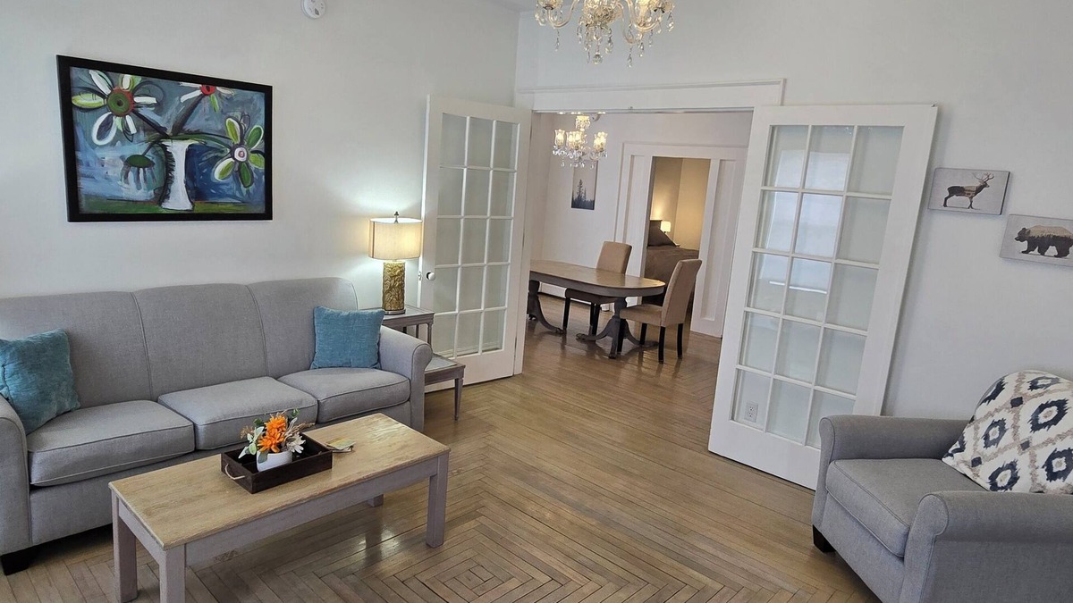 Newport Apartment | Cozy Victorian Apartment 2 near downtown