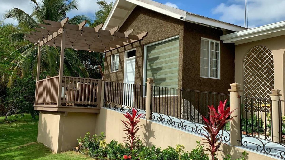 Montego Bay House | Cozy Villa in Montego Bay