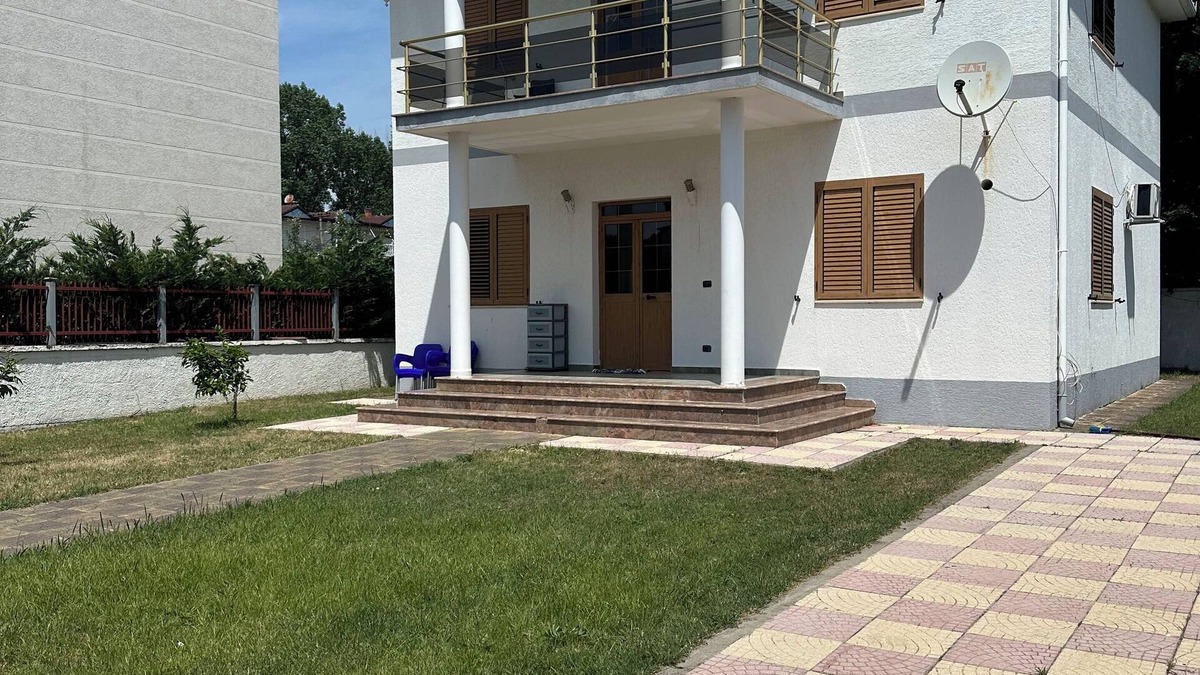 Velipoje Villa | Cozy villa Velipoje, 5 minutes walk from the beach