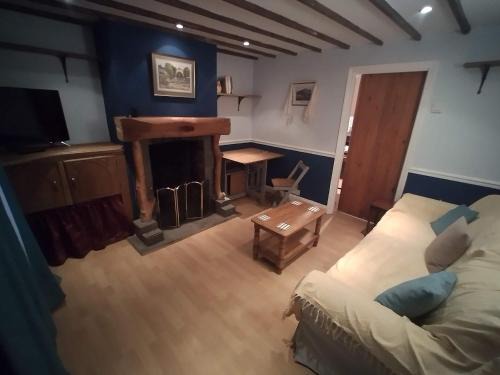 Marston Moretaine House | Cozy Village Cottage