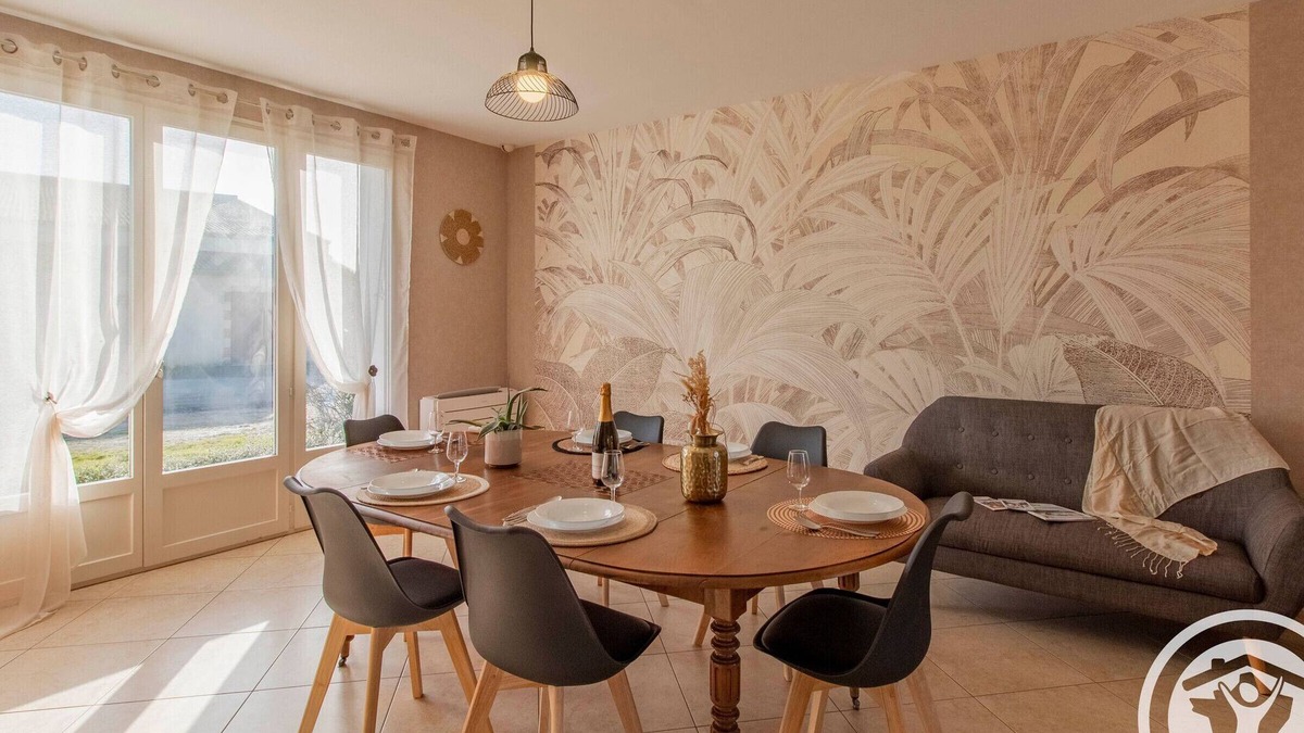 Bellevigne-en-Layon Cottage | Cozy vineyard cottage with Wifi and parking, near Puy du Fou