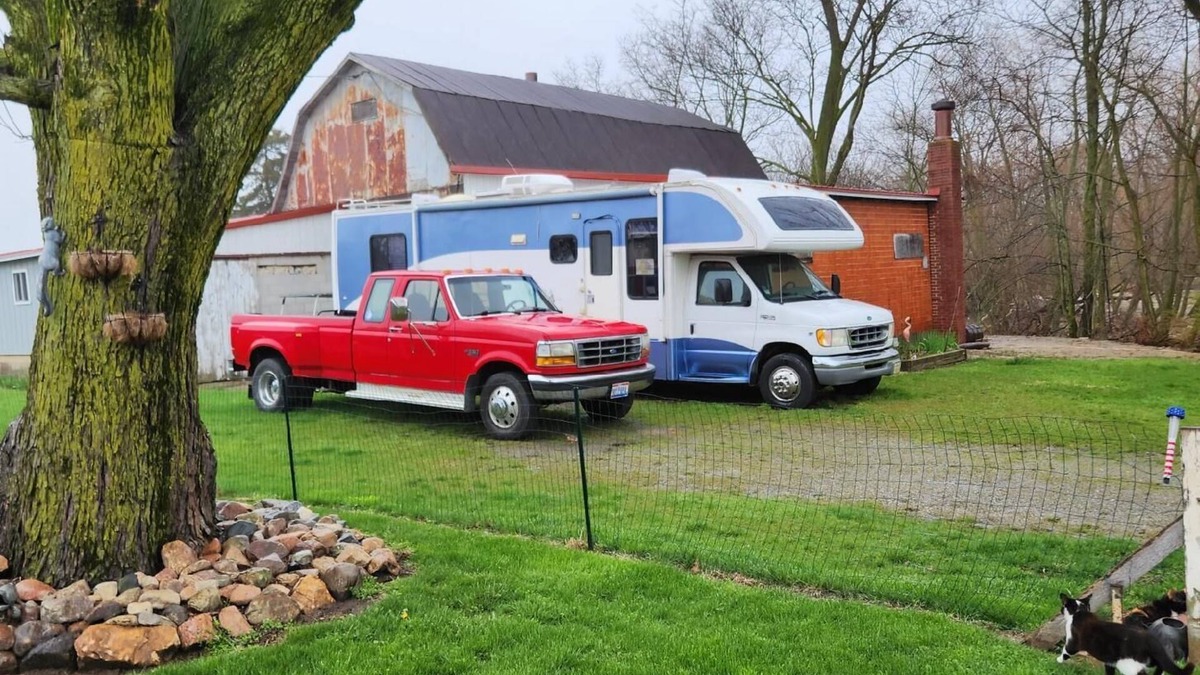Ottoville House | Cozy vintage camper for the eclipse